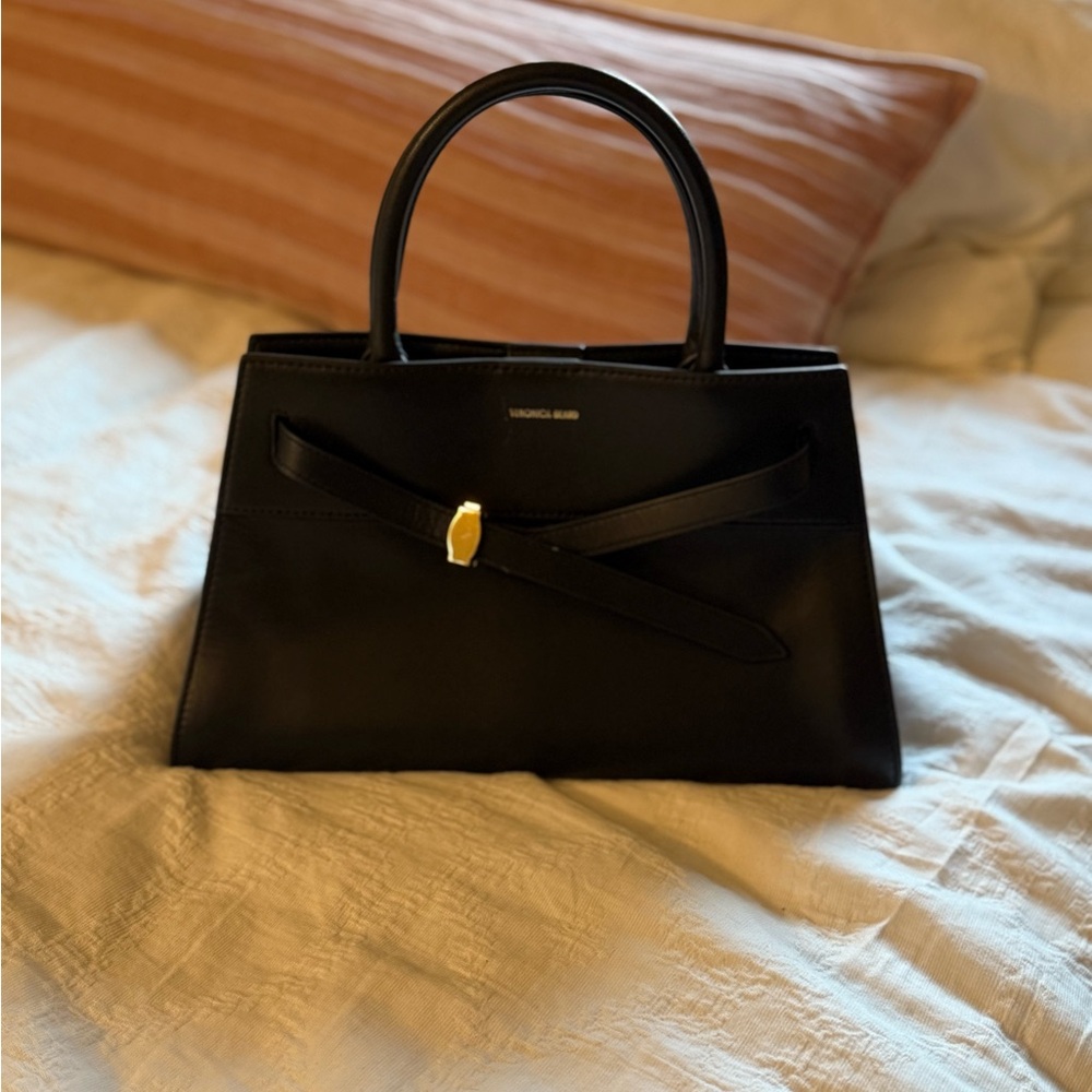 Veronica Beard Dash Bag - black with gold hardware